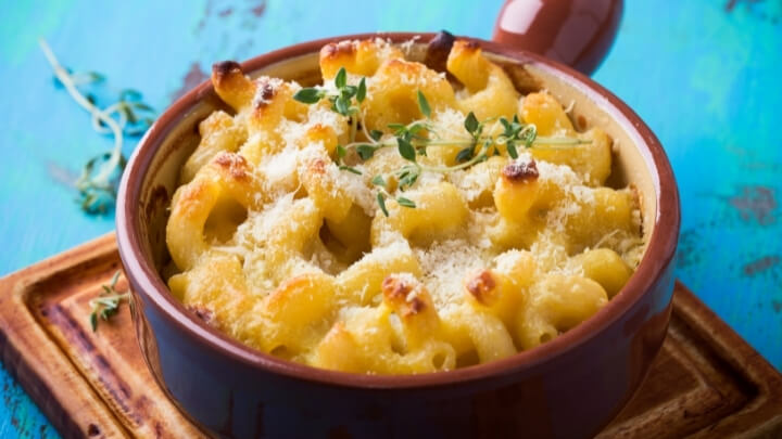 Macaroni and tofu-cheese