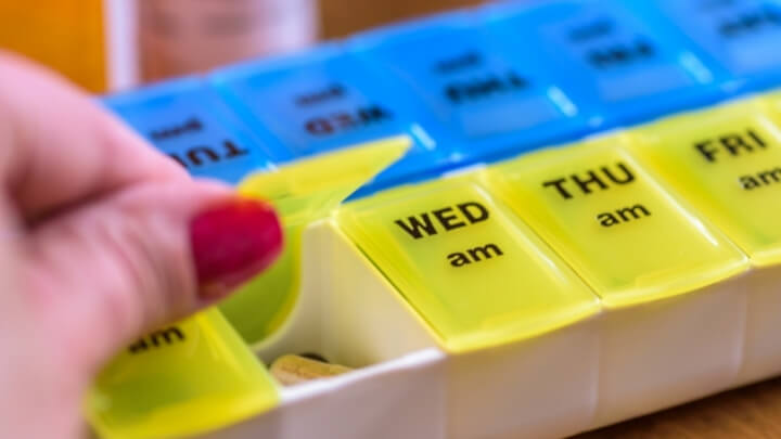 Weekly pill organizer