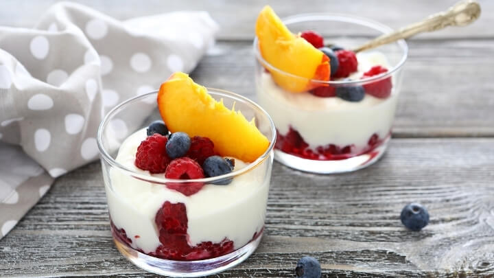 Fresh fruit and yogurt
