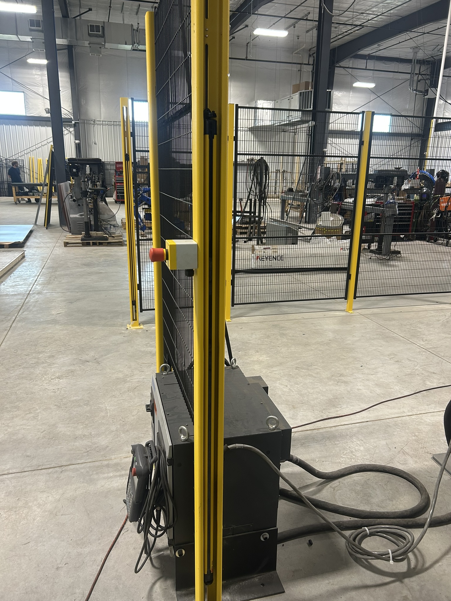 Safety light curtain for machine guarding