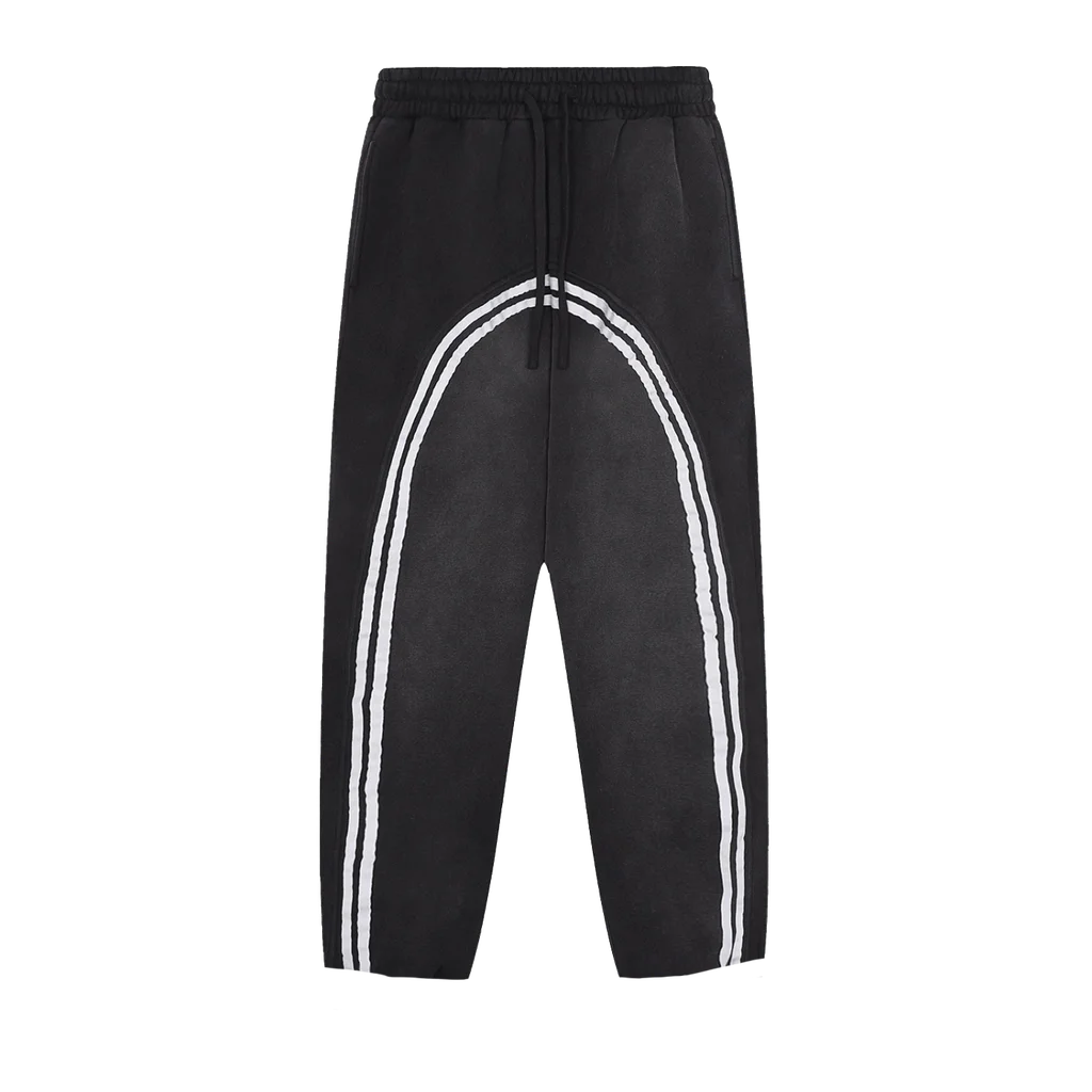 Antes: Foto plana de uma calça esportiva preta