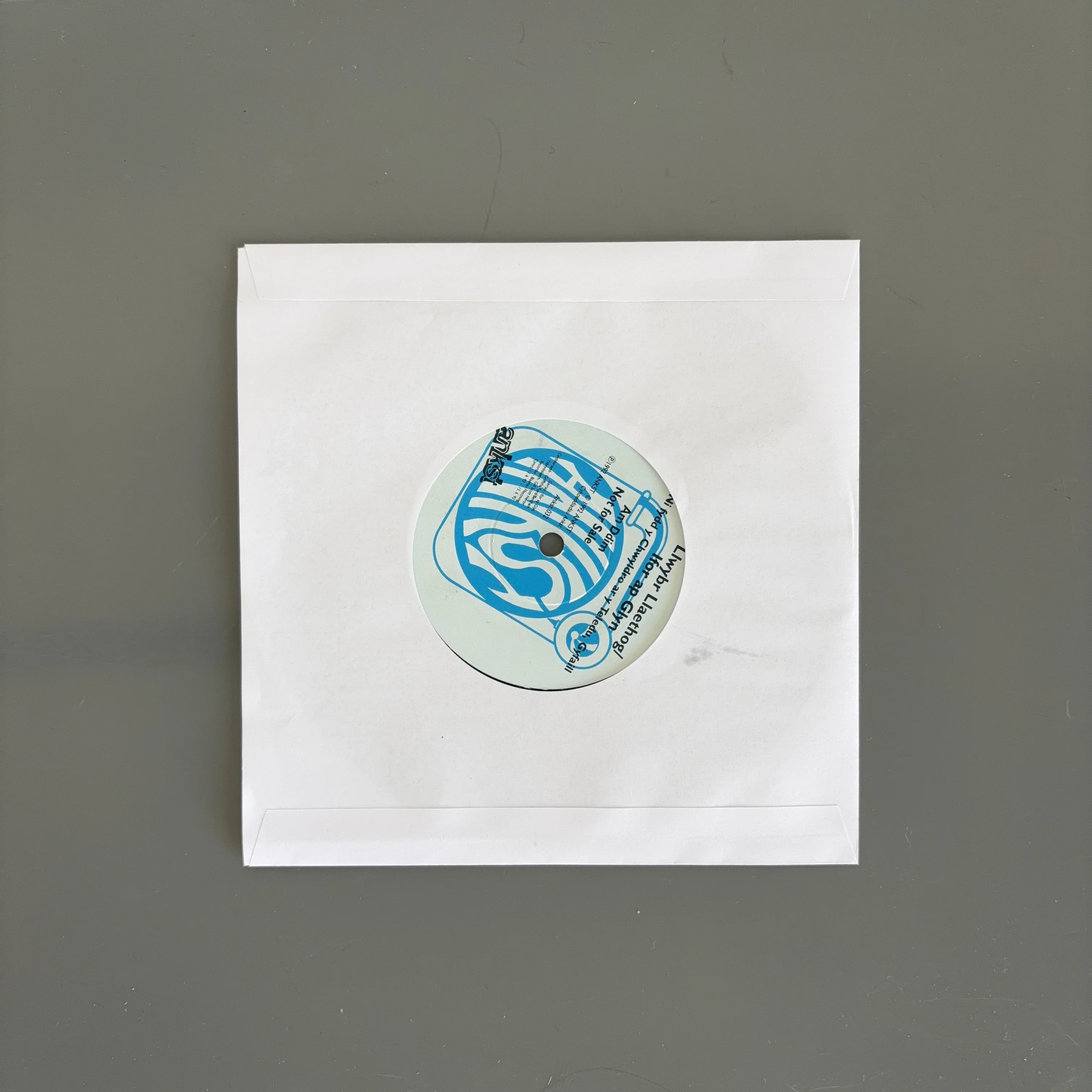 datblygu-llwybr-llaethog-ifor-ap-glyn-tour-ep image