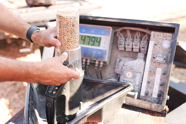 Better Field Solutions Inc. | Inset Soybean Yield Sample Weight