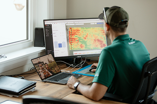 Better Field Solutions Inc. | Inset Viewing Yield Maps on Computer C2