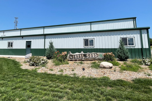 Facility zoomed out kennel seed