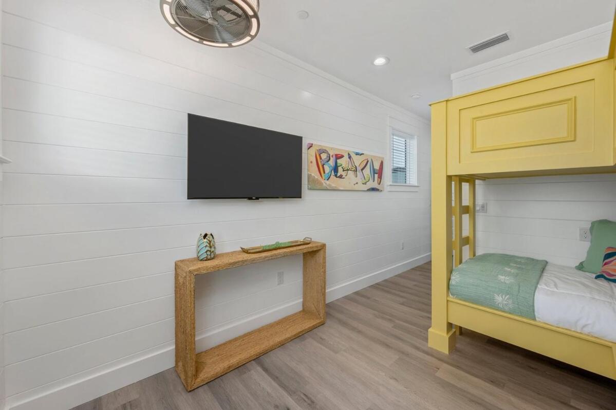 Sunbeam -  Sleeps 18 -  Beach Access - Heated Pool photo 10