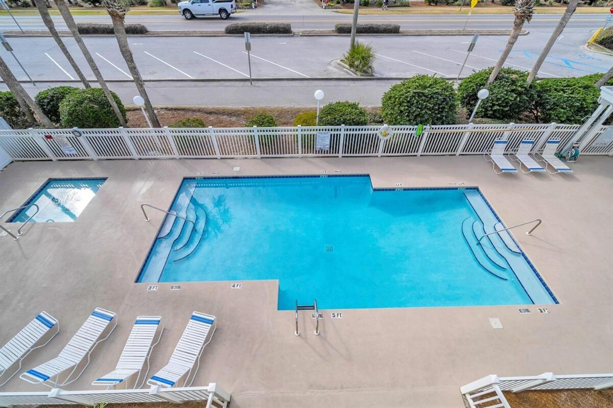 Condo with Gulf View & pool, beach access & bunks photo 7
