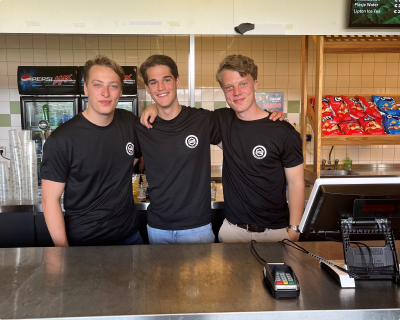 Drie jongens werken bij FC Groningen