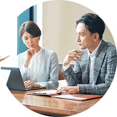 計画を立てる担当者