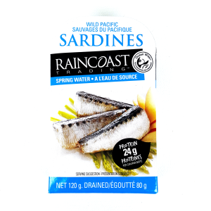 Sardines sauvages du Pacifique dans l'Eau de Source