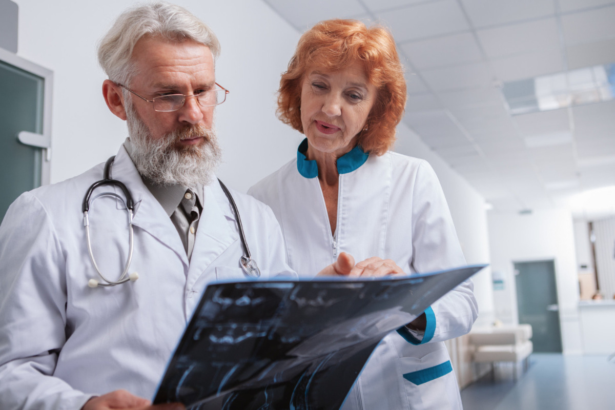 When Do Oncologists Stop Treatment? Recognizing Signs Chemo Is Killing You 1 c2cbb0e5 f5fe 42ee ab1e 486ac4a7563b LIV Hospital