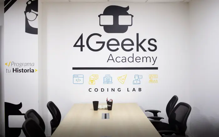 What is 4Geeks Academy