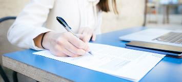 Option Buyer v/s Option Writer Option Buyer v/s Option Writer