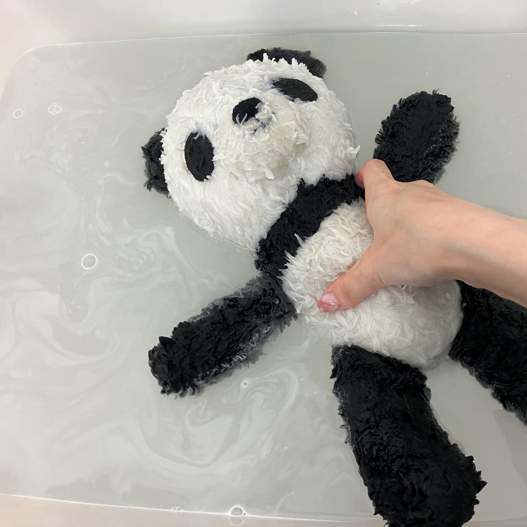 そこかし粉を使って、ぬいぐるみを真っ白に!