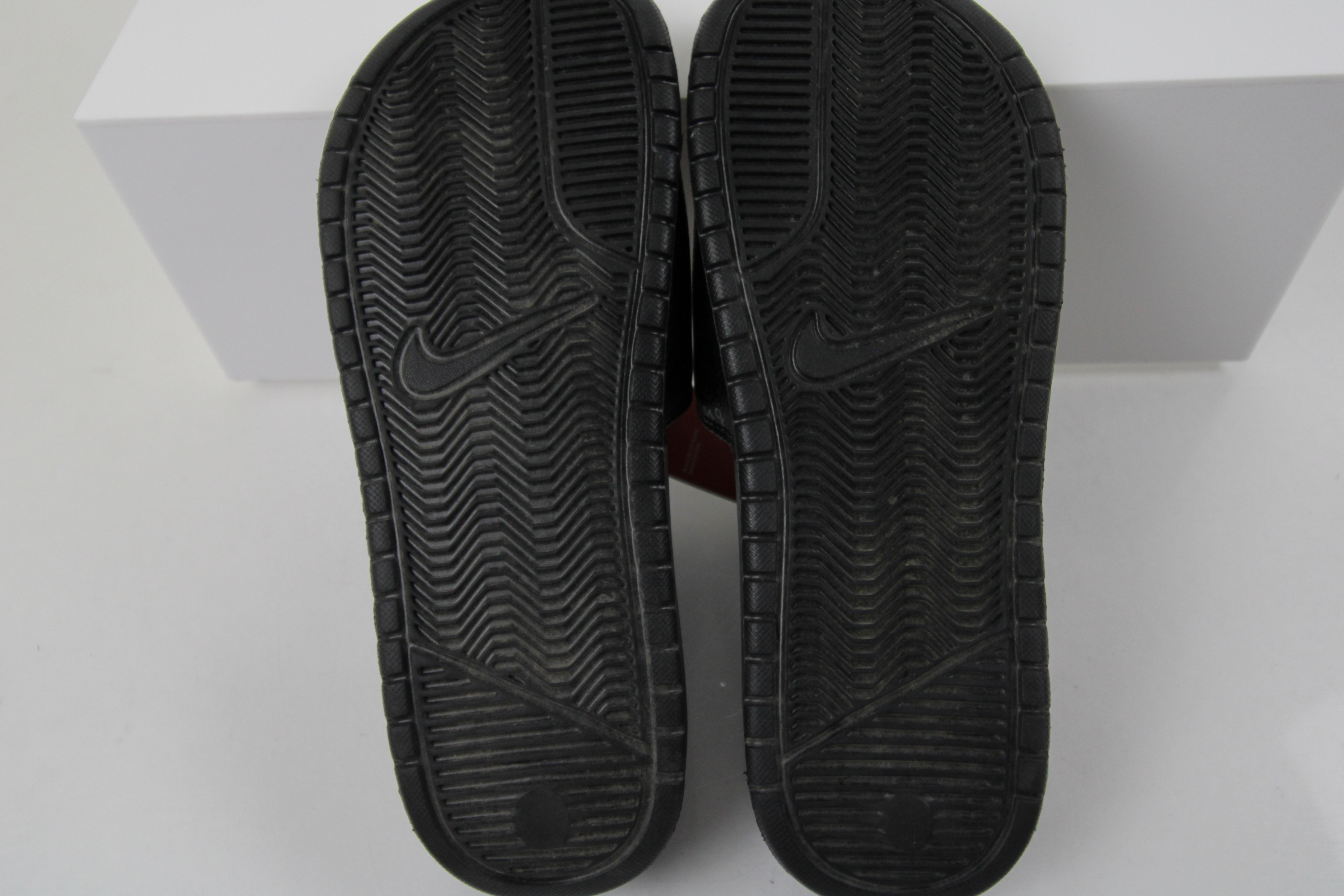 Nike Sandals & Flip Flops Men's Black New without Box - Picture 3 of 5