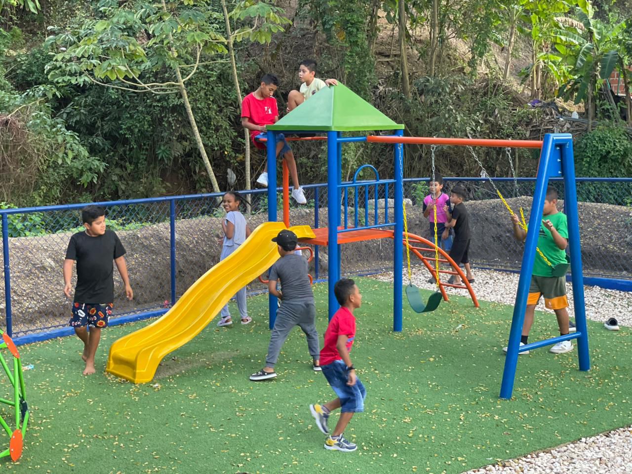 Triple A entregó parque a los niños de Tubará