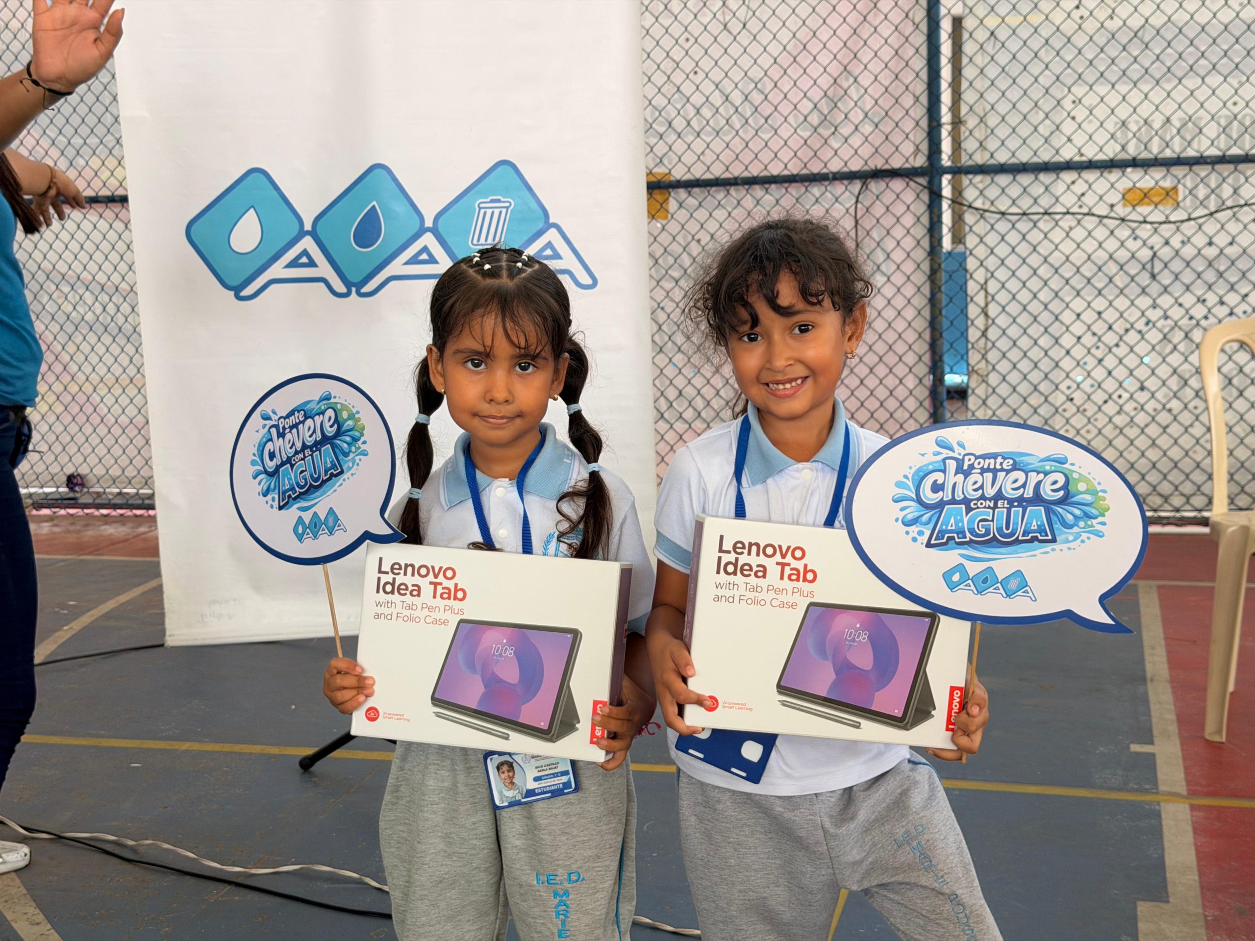Triple A premia a las ganadoras del reto digital creativo “Ponte Chévere con el Agua”