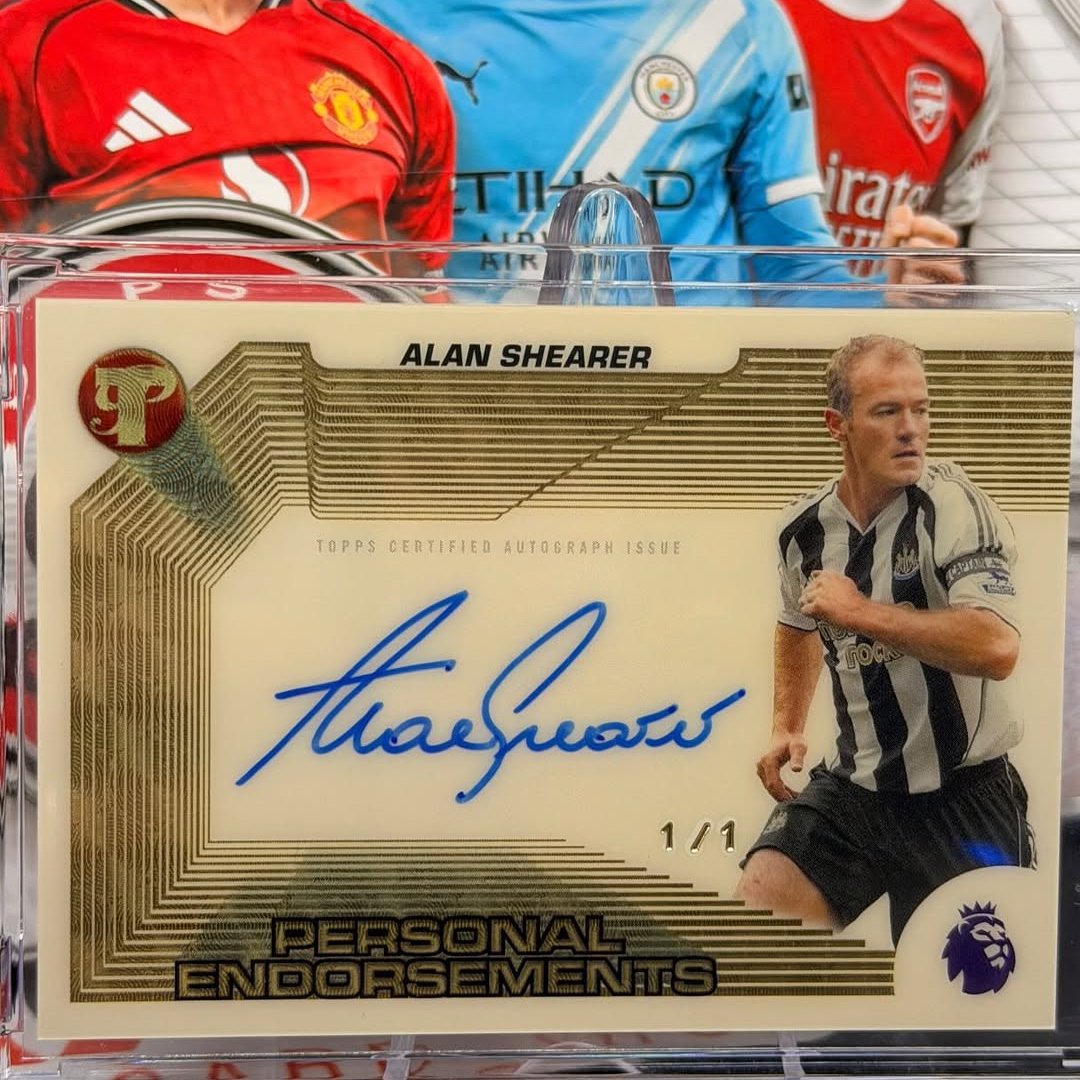 Well🤩🤩🤩

昨天晚上 差一點斷線
但沒有演的很成功

一個晚上三張 one of one 

這張Alan shearer on card 真的太好看啦！！！！

Thanks god, still
More to come !!!!
#topps #toppsfc #toppspristineepl #premierleague #球員卡