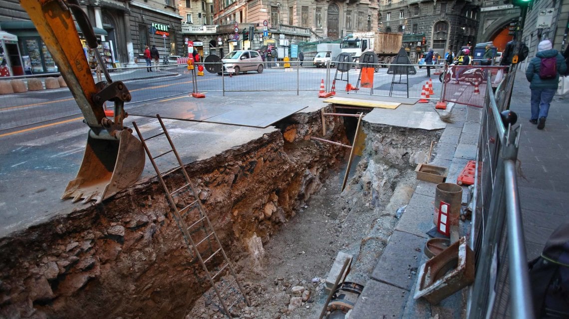 Genoa, the ancient Barbarossa walls emerge in a construction site