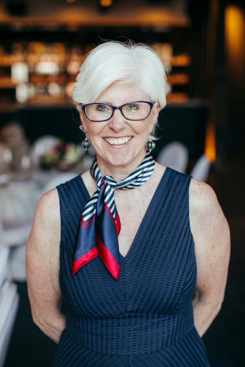 headshot of maureen larson