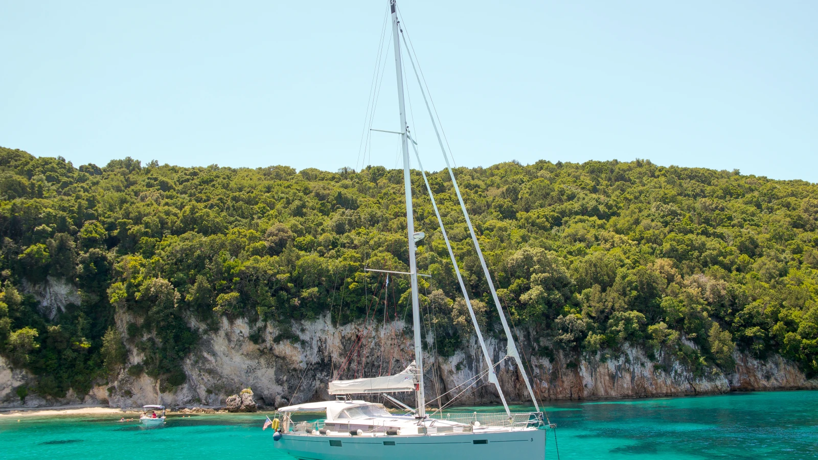 Yachting and marine life in Marbella: marinas, charters, and the legendary Puerto Banús — Abarzo Journal