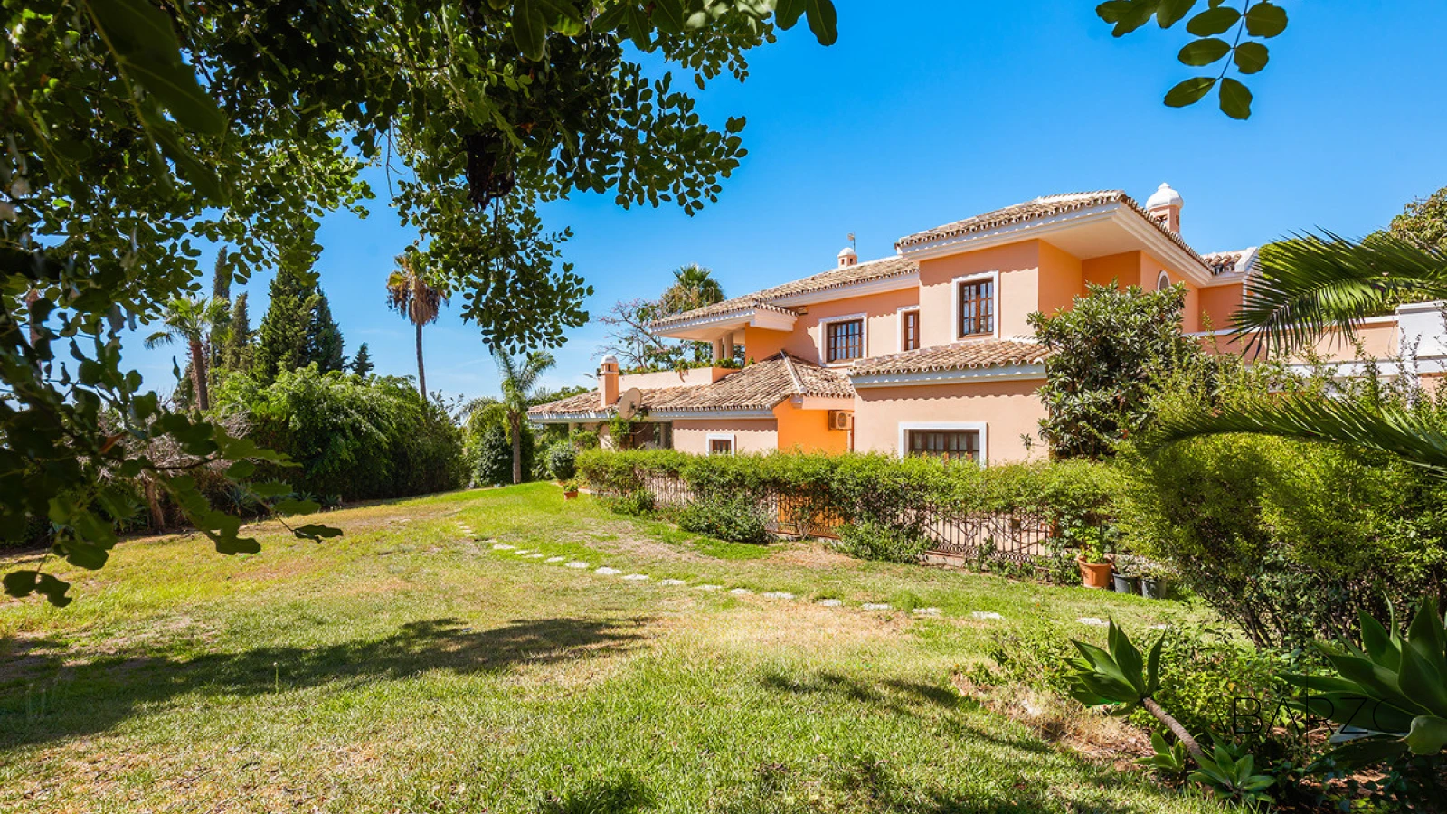 Mediterranean Estate with Sea and Mountain Views near Sierra Blanca, Marbella — interior, Golden Mile, Marbella (47 of 49)