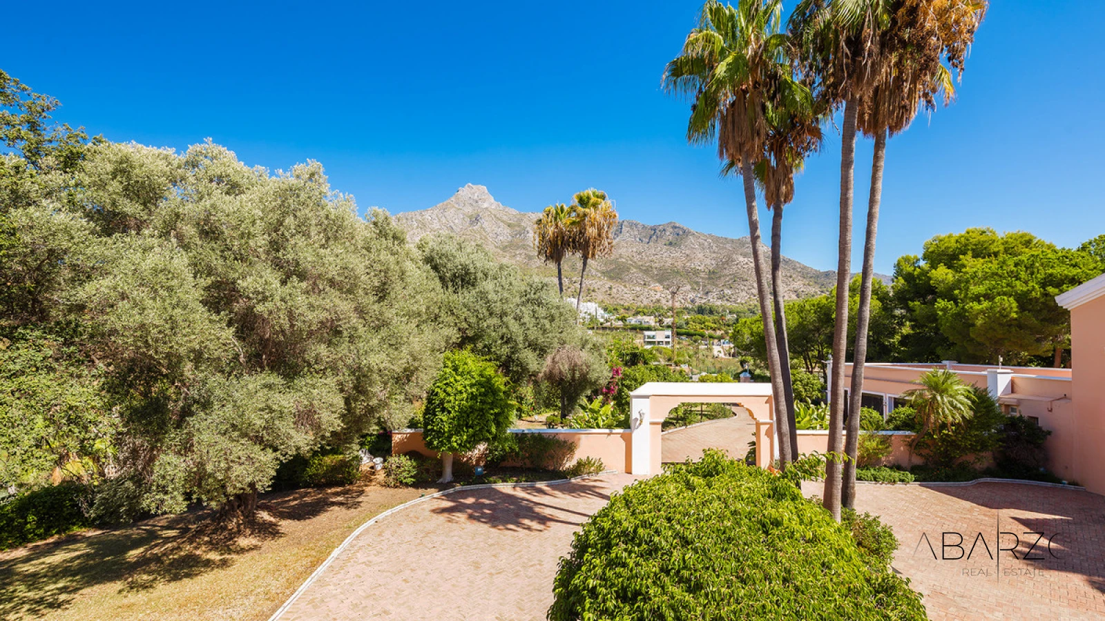 Mediterranean Estate with Sea and Mountain Views near Sierra Blanca, Marbella — interior, Golden Mile, Marbella (42 of 49)