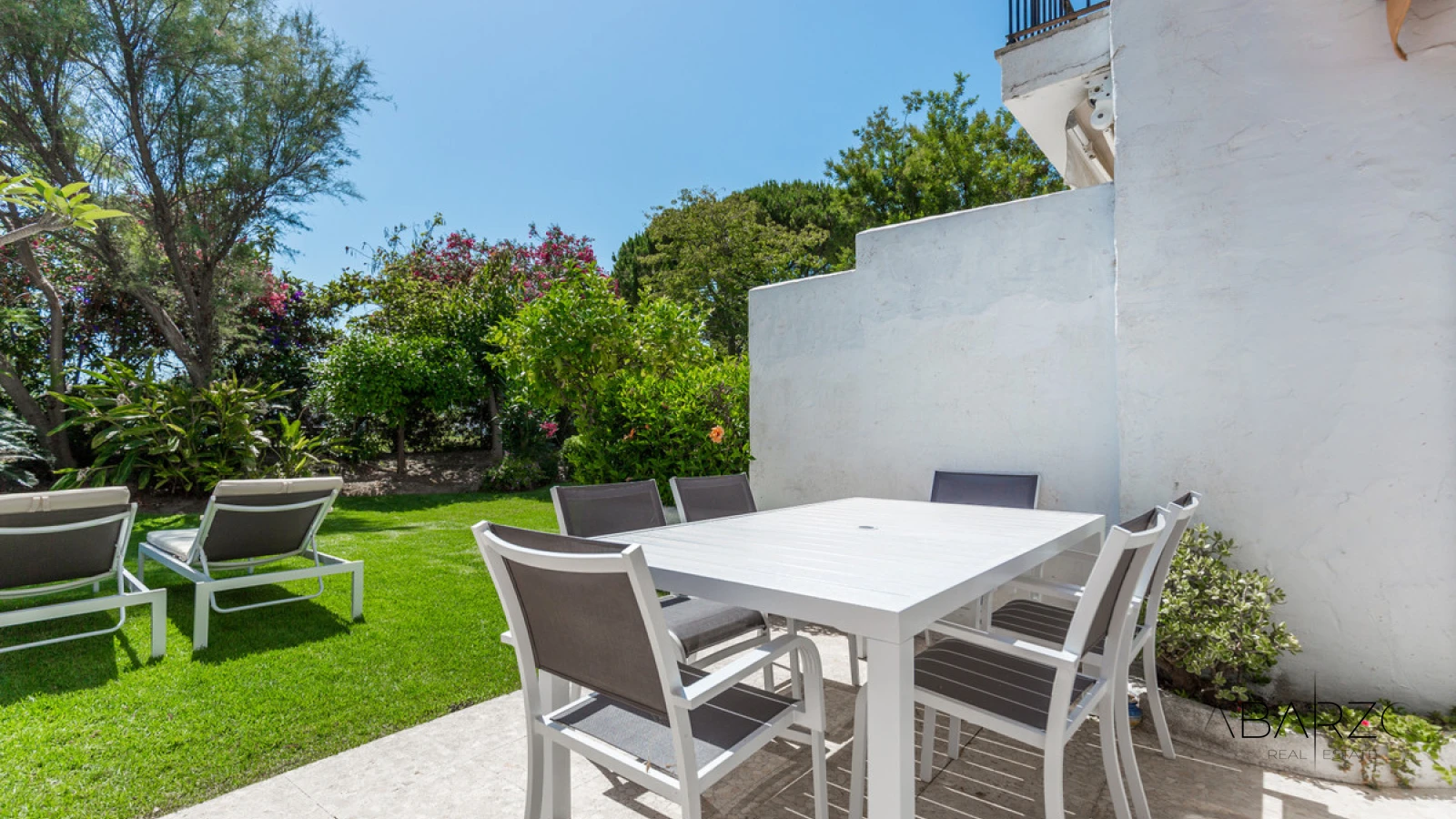 Frontline Golf Townhouse in Peñablanca, Nueva Andalucía with Terrace and Garden — interior, Nueva Andalucía, Marbella (2 of 20)