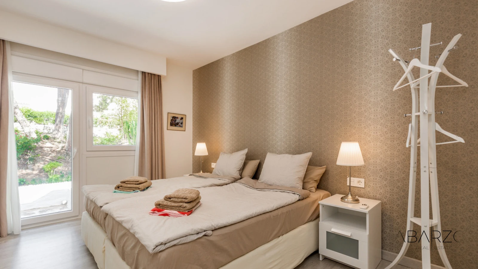 Frontline Golf Townhouse in Peñablanca, Nueva Andalucía with Terrace and Garden — interior, Nueva Andalucía, Marbella (14 of 20)