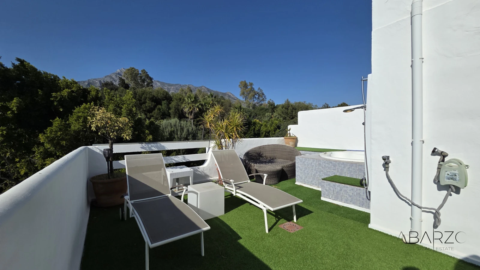 Corner townhouse in Nagüeles, Marbella with sea views and private garden — interior, Golden Mile, Marbella (16 of 49)