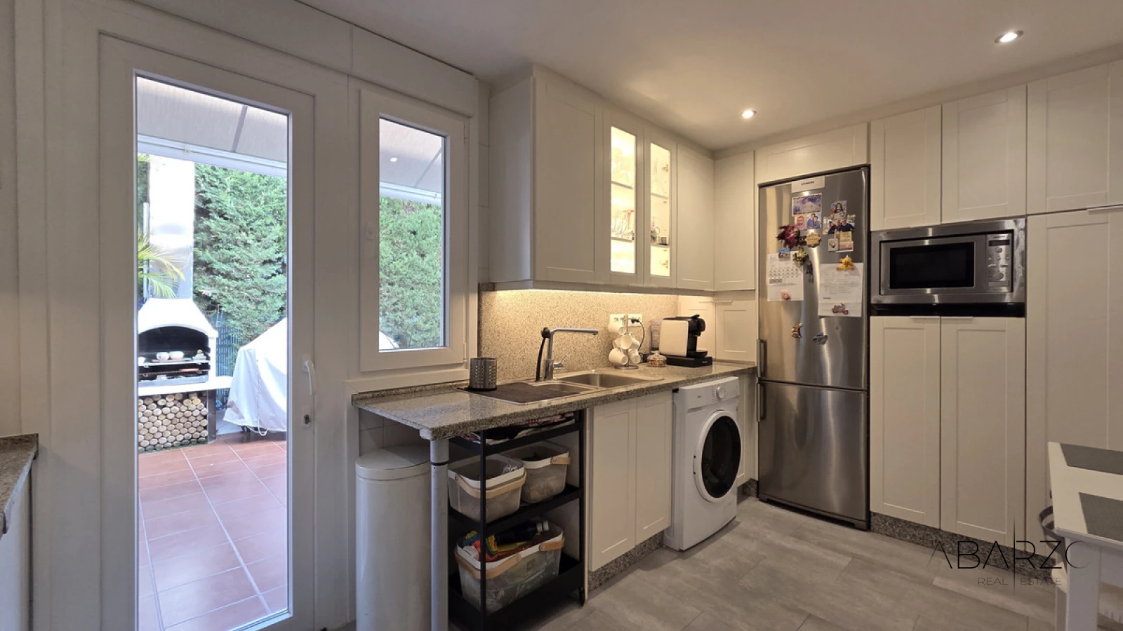 Corner townhouse in Nagüeles, Marbella with sea views and private garden — interior, Golden Mile, Marbella (34 of 49)