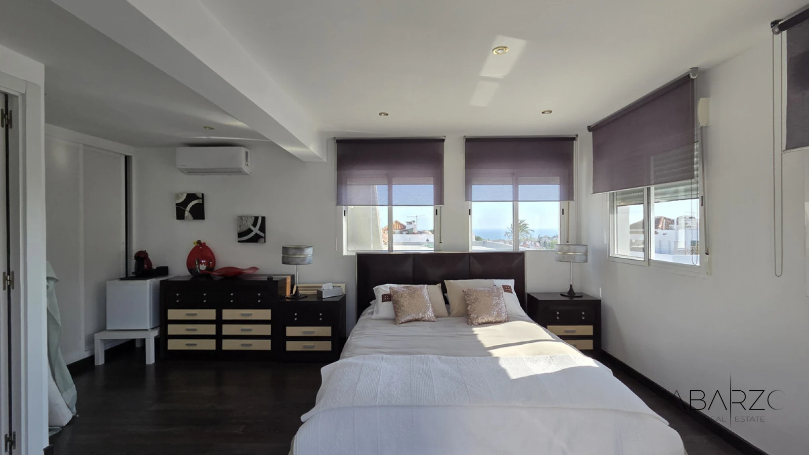 Corner townhouse in Nagüeles, Marbella with sea views and private garden — interior, Golden Mile, Marbella (23 of 49)
