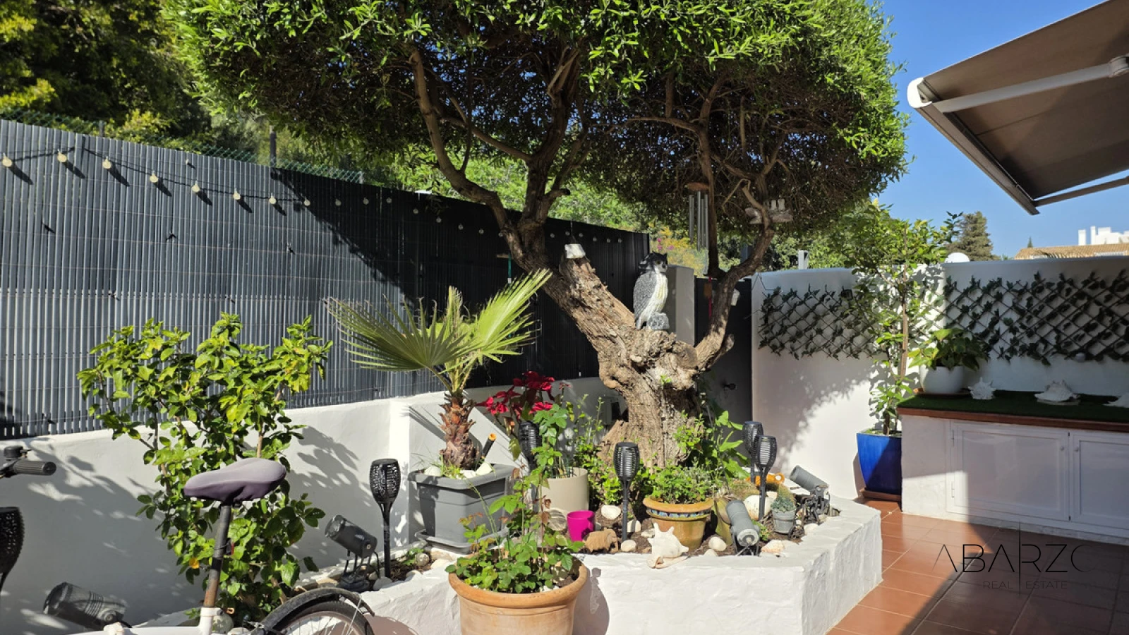 Corner townhouse in Nagüeles, Marbella with sea views and private garden — interior, Golden Mile, Marbella (4 of 49)