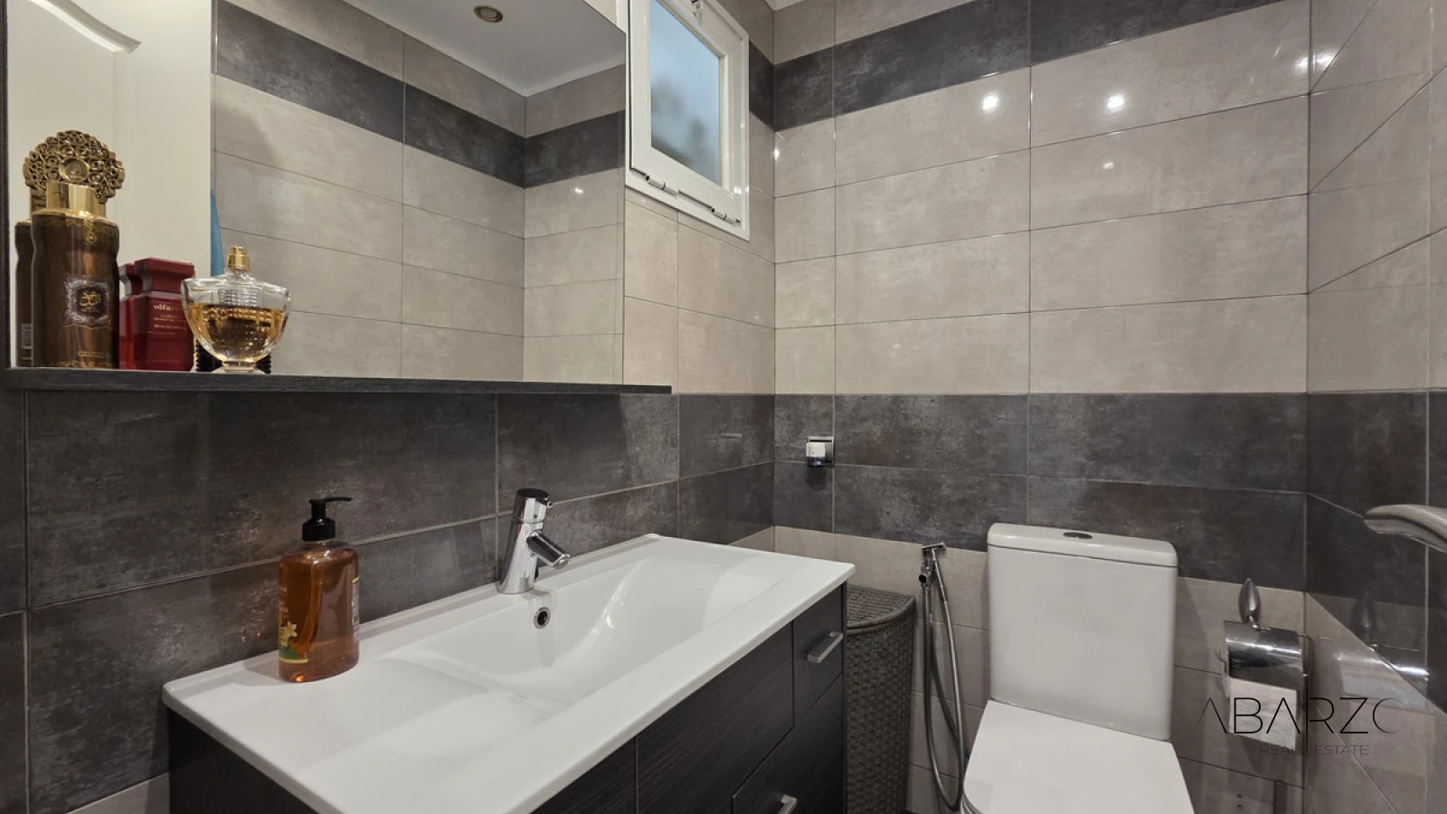 Corner townhouse in Nagüeles, Marbella with sea views and private garden — interior, Golden Mile, Marbella (39 of 49)