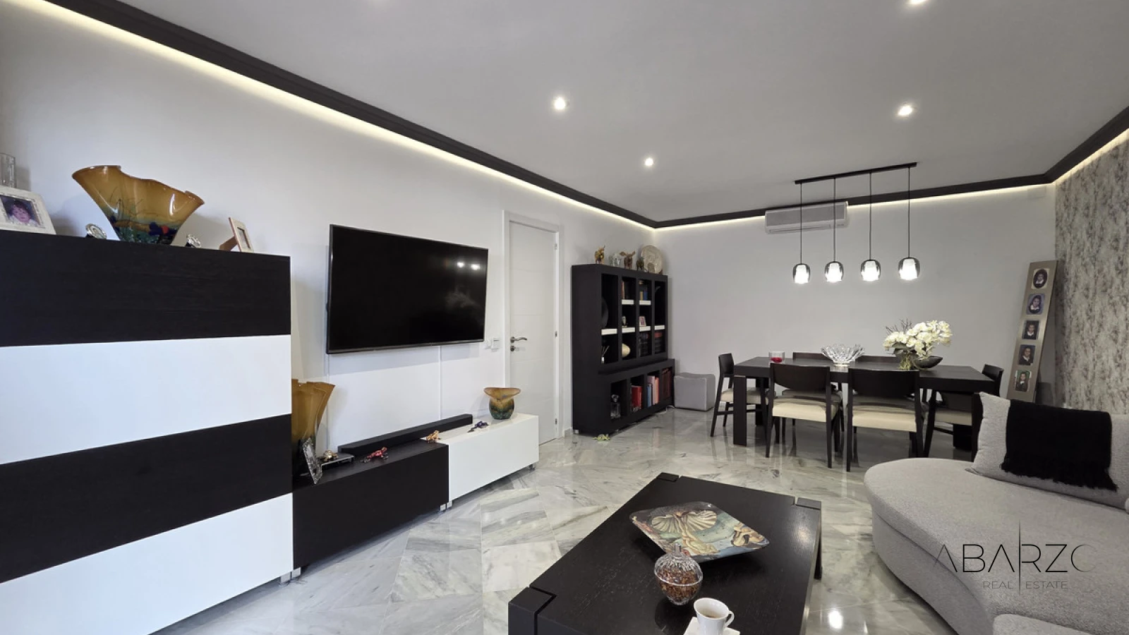 Corner townhouse in Nagüeles, Marbella with sea views and private garden — interior, Golden Mile, Marbella (7 of 49)