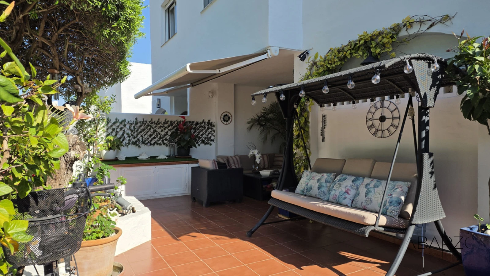 Corner townhouse in Nagüeles, Marbella with sea views and private garden — interior, Golden Mile, Marbella (2 of 49)