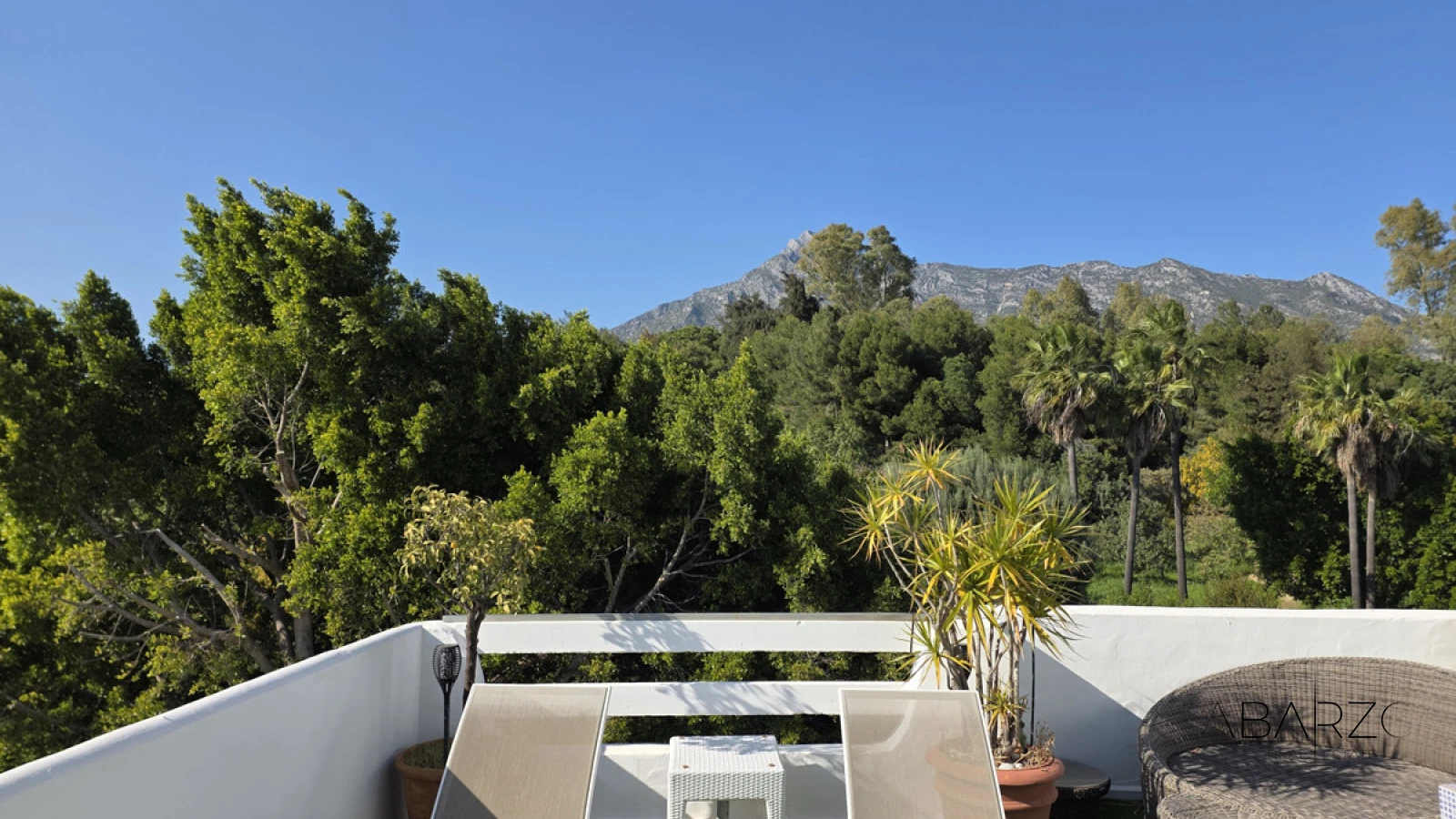 Corner townhouse in Nagüeles, Marbella with sea views and private garden — interior, Golden Mile, Marbella (17 of 49)