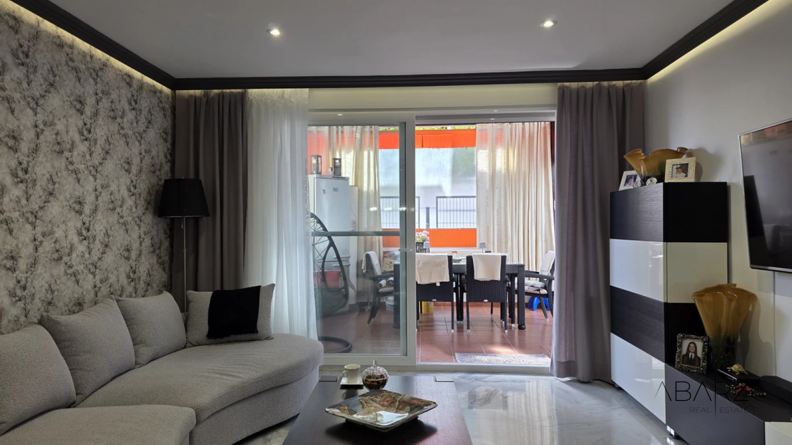 Corner townhouse in Nagüeles, Marbella with sea views and private garden — interior, Golden Mile, Marbella (5 of 49)