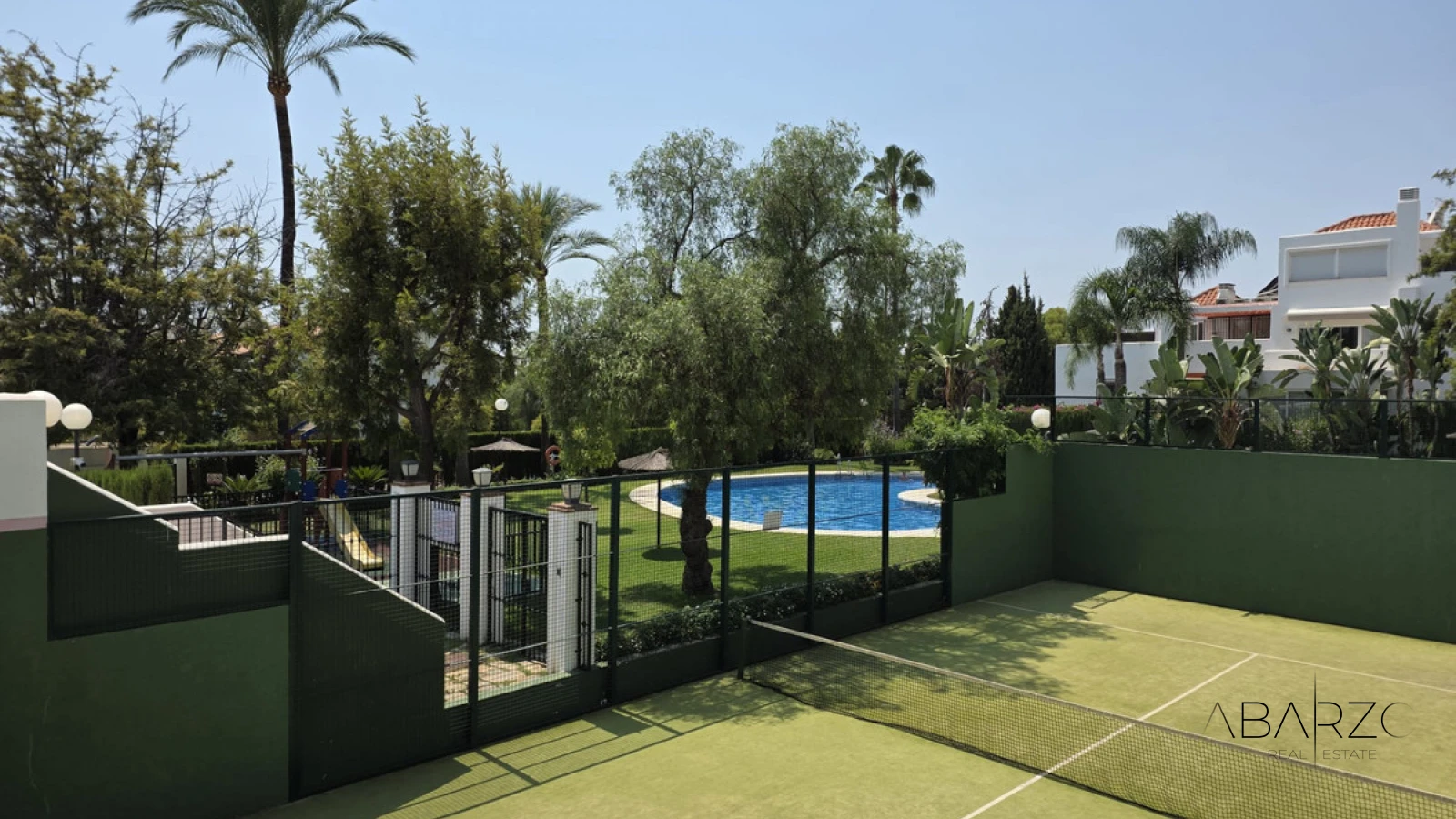 Corner townhouse in Nagüeles, Marbella with sea views and private garden — interior, Golden Mile, Marbella (43 of 49)