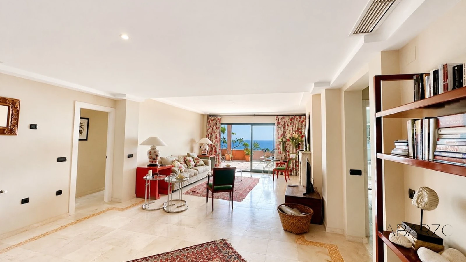 Penthouse with 3 bedrooms in Marbella El Lagar del Rosario with sea and golf course views — interior, Marbella East, Marbella (3 of 18)