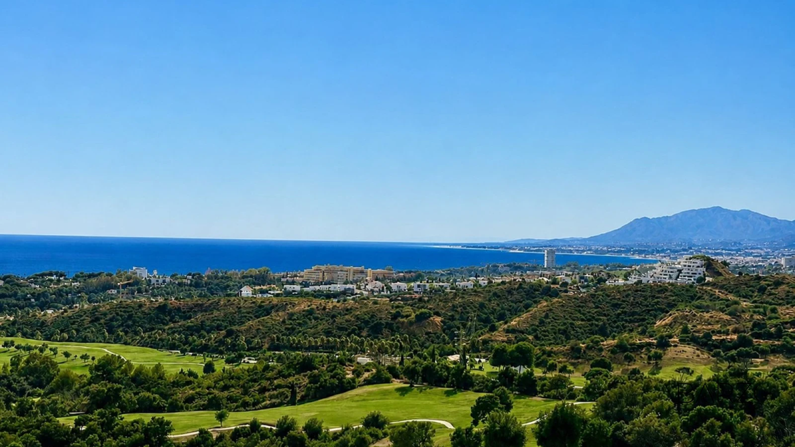 Penthouse with 3 bedrooms in Marbella El Lagar del Rosario with sea and golf course views — interior, Marbella East, Marbella (17 of 18)