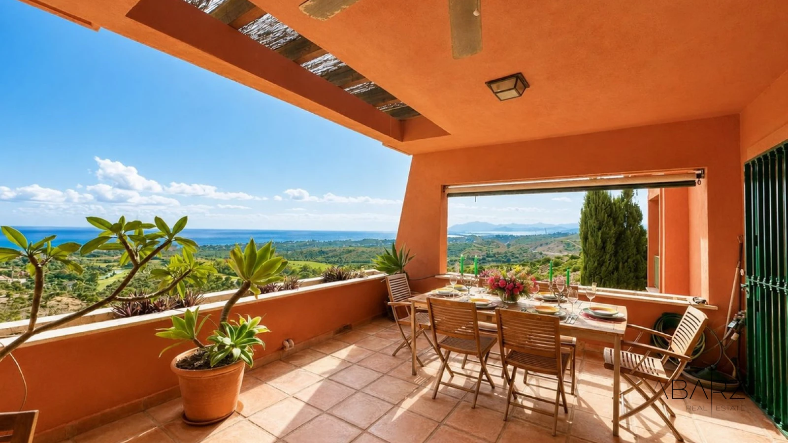 Penthouse with 3 bedrooms in Marbella El Lagar del Rosario with sea and golf course views — interior, Marbella East, Marbella (2 of 18)