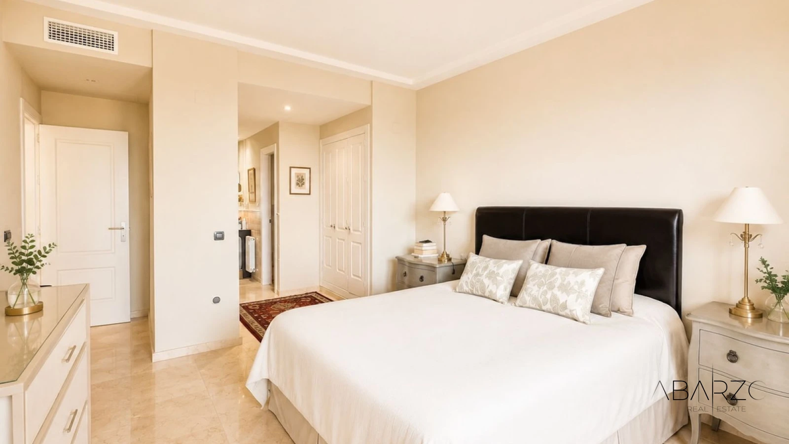 Penthouse with 3 bedrooms in Marbella El Lagar del Rosario with sea and golf course views — interior, Marbella East, Marbella (12 of 18)