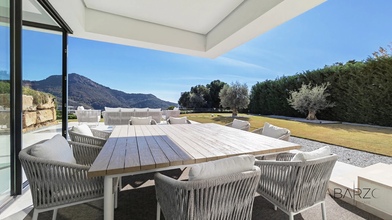 Villa for sale in Benahavis with private pool and sea views — interior, Monte Mayor, Benahavís (13 of 49)