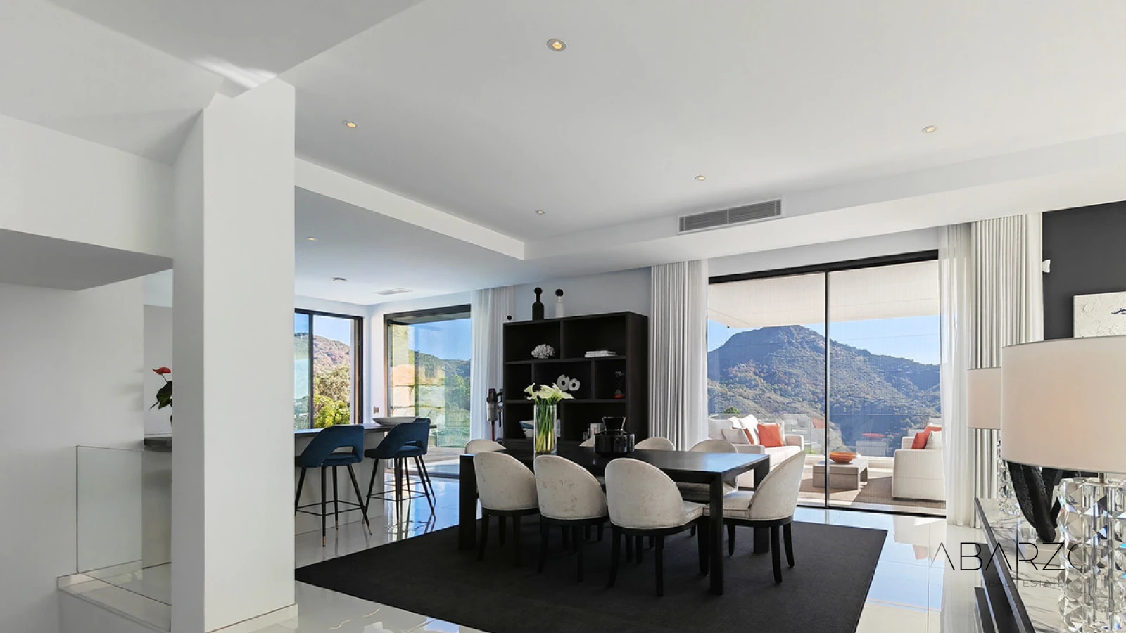 Villa for sale in Benahavis with private pool and sea views — interior, Monte Mayor, Benahavís (6 of 49)