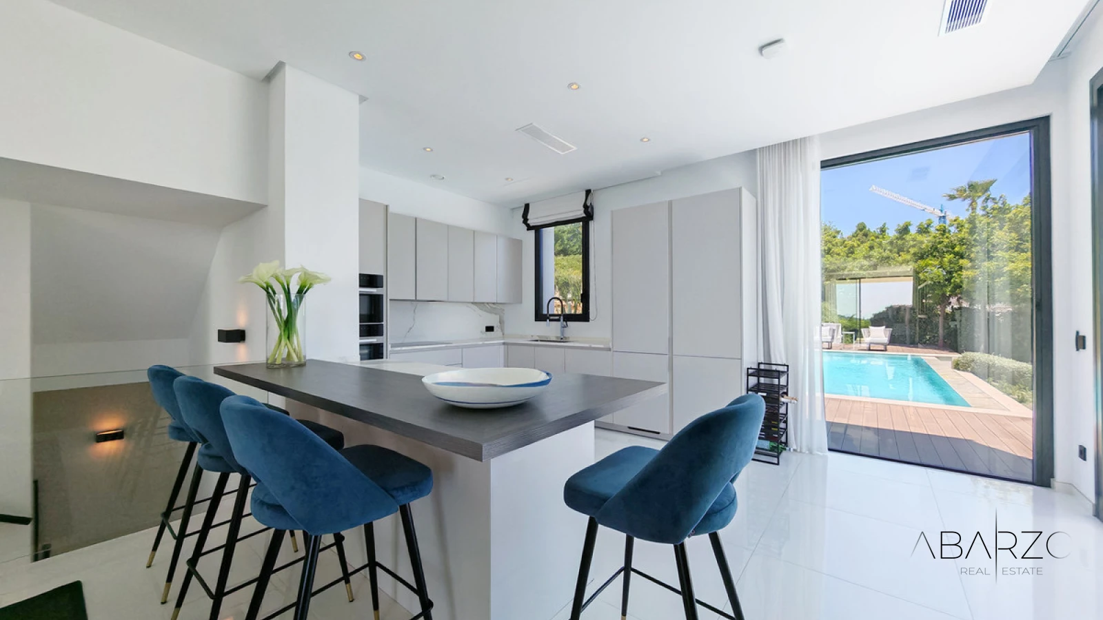 Villa for sale in Benahavis with private pool and sea views — interior, Monte Mayor, Benahavís (10 of 49)
