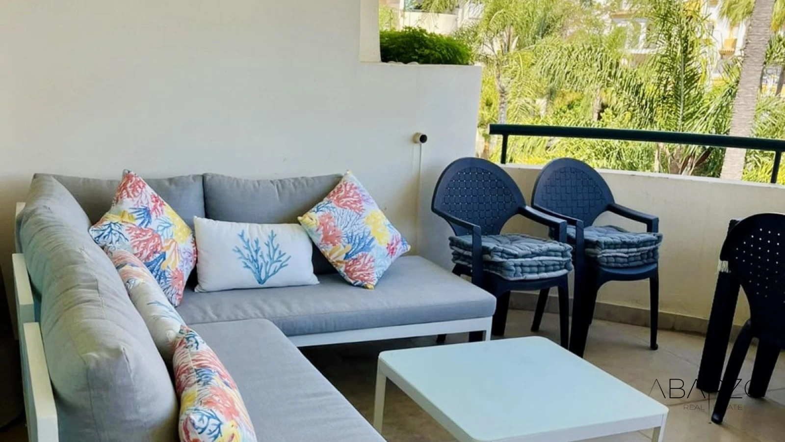 Apartment on Marbella's Golden Mile with Sea Views and Pool Access — interior, Golden Mile, Marbella (2 of 12)