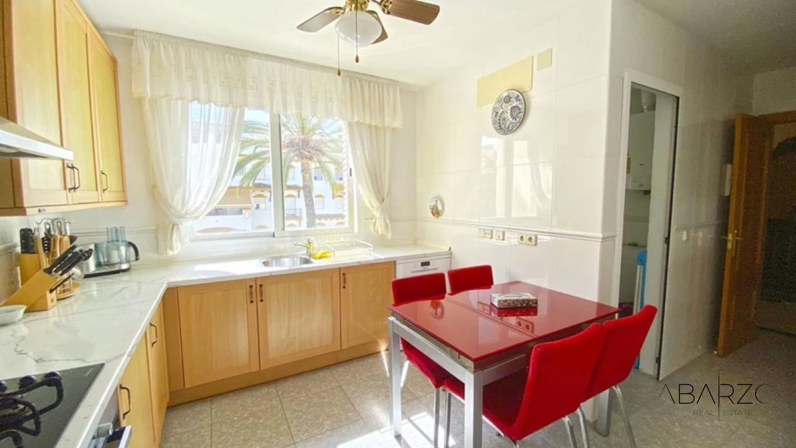 Apartment on Marbella's Golden Mile with Sea Views and Pool Access — interior, Golden Mile, Marbella (6 of 12)