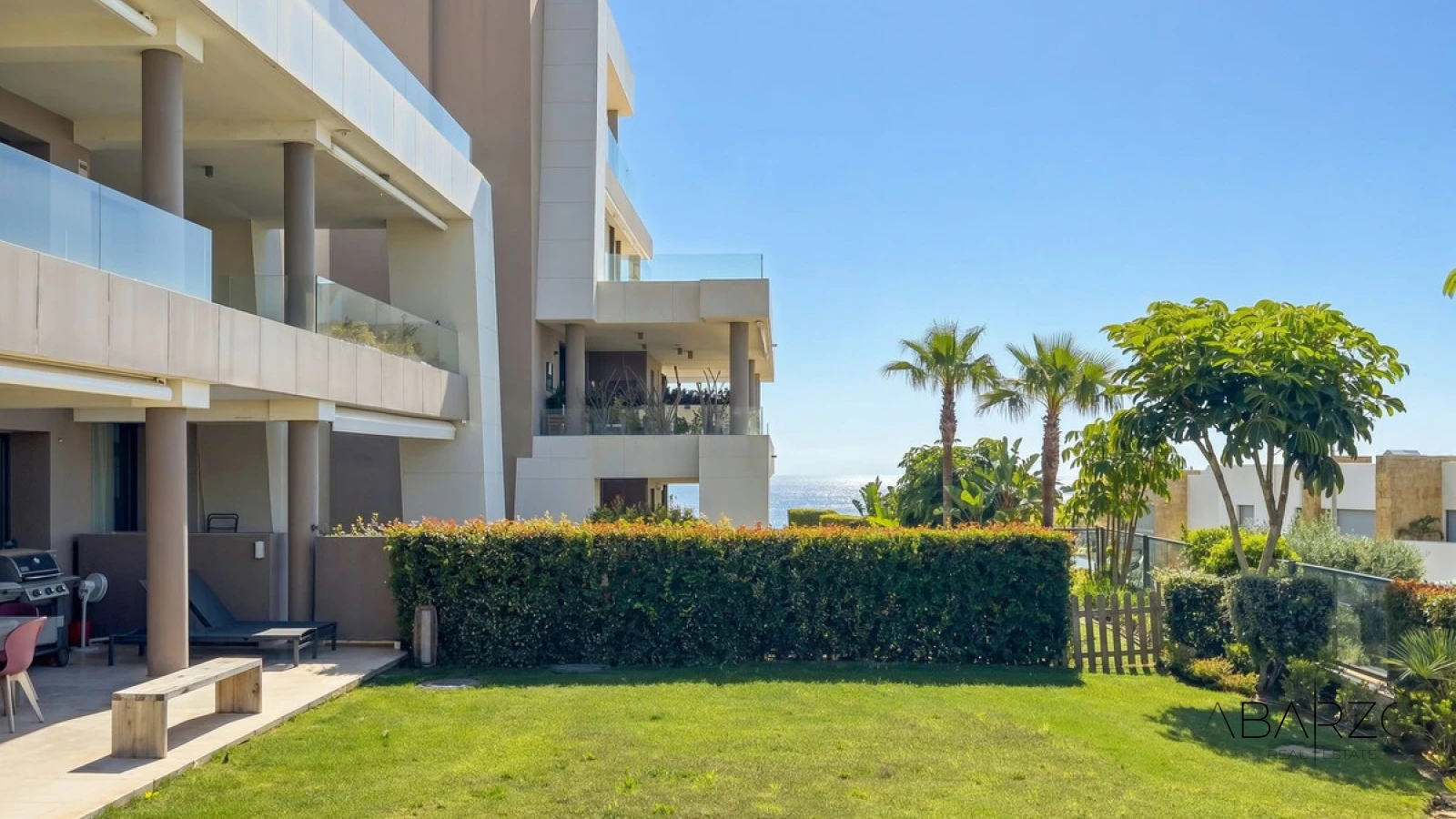 Spacious 3-Bedroom Ground Floor Apartment with Garden in Cabopino — interior, Marbella East, Marbella (3 of 48)