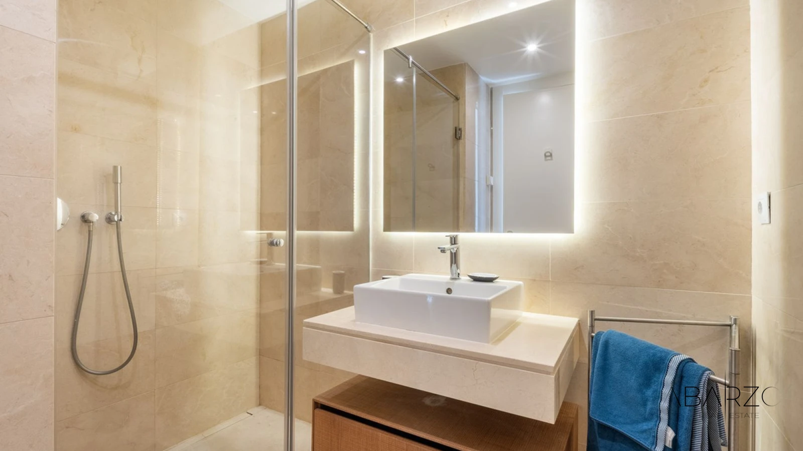 Spacious 3-Bedroom Ground Floor Apartment with Garden in Cabopino — interior, Marbella East, Marbella (39 of 48)